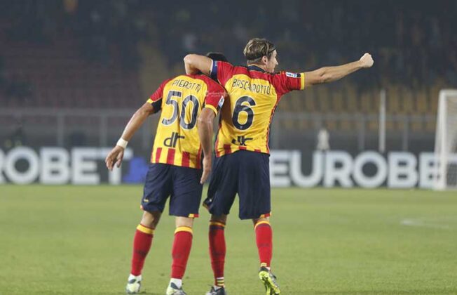 Senza idee né sangue per un tempo, il Lecce riacciuffa l’Empoli nella ripresa. Due traverse nel finale negano la vittoria ai giallorossi - Corriere Salentino