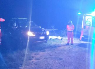 Altro sangue sulle strade salentine. Impatto fatale all’incrocio: muore una donna