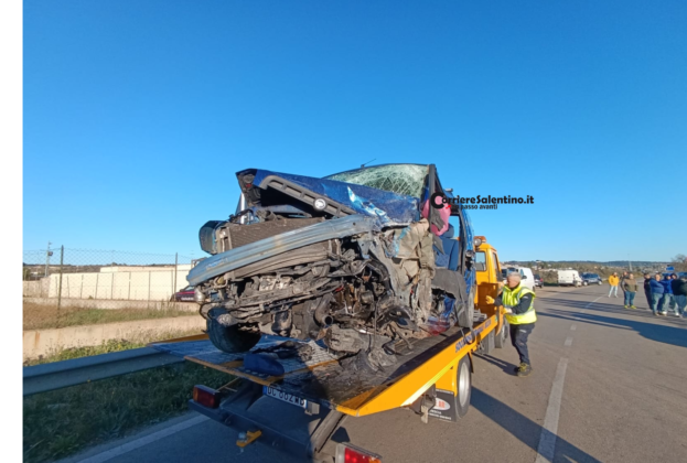 Schianto frontale nel basso Salento, nulla da fare per un 51enne. Un ferito grave in ospedale - Corriere Salentino
