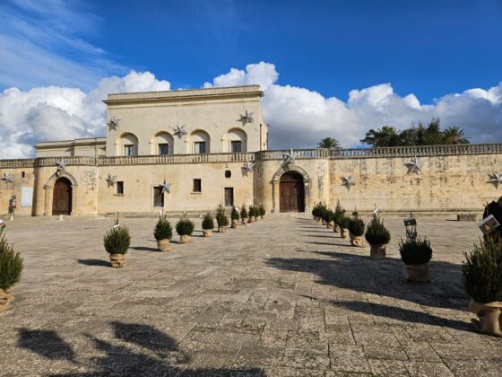 Un Segno Verde per l'Ambiente: Distribuiti 22 Alberelli nei Comuni dell'ARO7 - Corriere Salentino