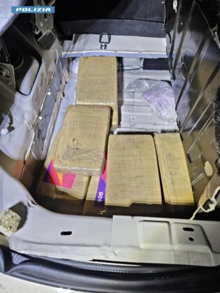 Nel doppiofondo del bagagliaio quasi 14 chili di cocaina, finisce in carcere un 31enne leccese - Corriere Salentino