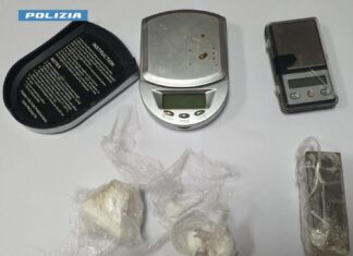 Sfugge all’alt della polizia, finisce nei guai per spaccio di droga: in carcere un giovane commerciante