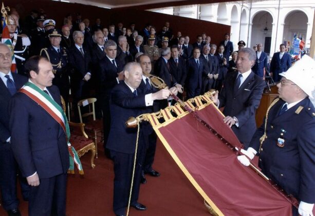 Venti anni fa il conferimento alla città di Nardò della Medaglia d’oro al Merito Civile - Corriere Salentino