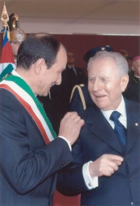 Venti anni fa il conferimento alla città di Nardò della Medaglia d’oro al Merito Civile - Corriere Salentino