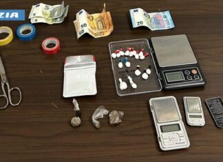 Fermato in auto con droga, altra sostanza in casa: arrestato e subito scarcerato 48enne a Lecce