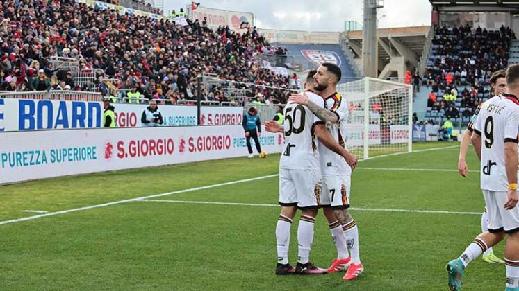 Pierotti illude il Lecce, poi il Cagliari cala il poker e fa suo lo scontro salvezza - Corriere Salentino