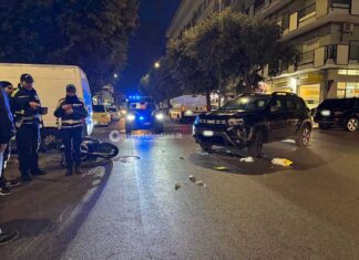 Schianto tra auto e scooter all’incrocio: centauro muore in ospedale
