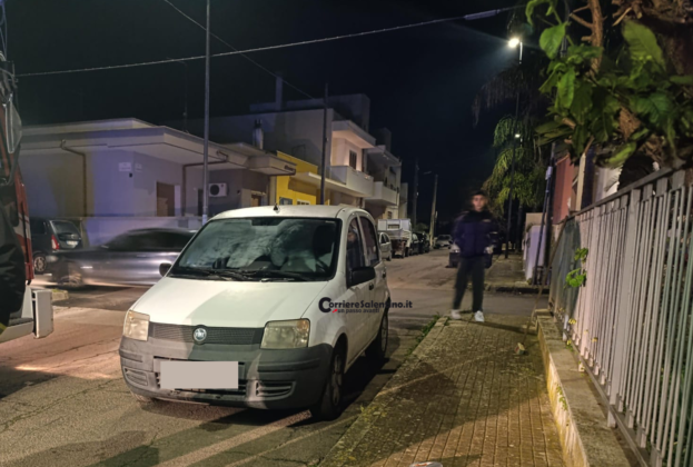 Tentano di incendiare l’auto di un’insegnante, attentatori messi in fuga dalle urla di un passante - Corriere Salentino