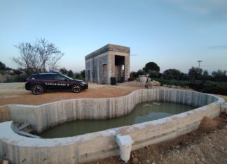 Piscina abusiva in area vincolata, la scoperta nel basso Salento grazie all’elicottero