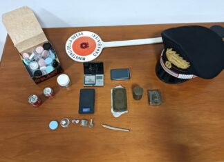 Addosso e in casa hashish, 39enne ai domiciliari