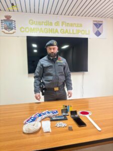 Scovato covo dello spaccio di eroina in un'edicola: arrestato un 61enne - Corriere Salentino