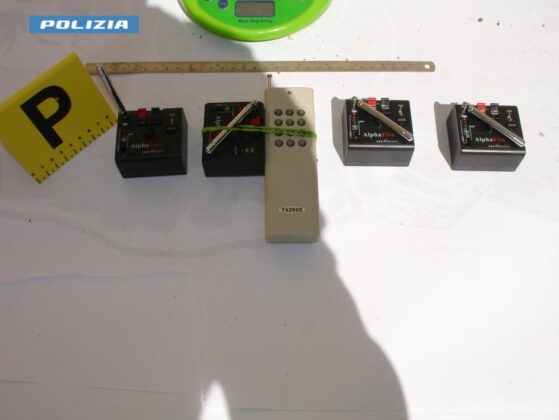 Blitz antidroga, 9 arresti: sequestrati eroina, esplosivi e armi da guerra. Il quartier generale in un panificio - Corriere Salentino