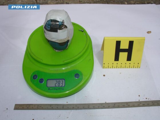 Blitz antidroga, 9 arresti: sequestrati eroina, esplosivi e armi da guerra. Il quartier generale in un panificio - Corriere Salentino