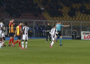 Giampaolo: "Quello non è mai rigore, roba da arresto". Sticchi Damiani: “Sul rigore gravissimo intervento del Var” - Corriere Salentino