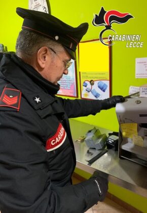 Ruba in una lavanderia, i cittadini allertano il 112 e finisce in manette: arrestato e scarcerato un 46enne - Corriere Salentino