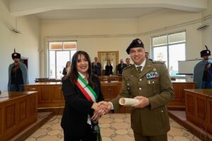 Specchia rende omaggio al “Milite Ignoto” con la cittadinanza onoraria: un tributo al sacrificio e all’unità della Nazione - Corriere Salentino