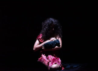 Venerdì 28 marzo Five Dirham di Maria Claudia Pesapane per la rassegna “Unica – SenzaConfini” da Nasca Il Teatro