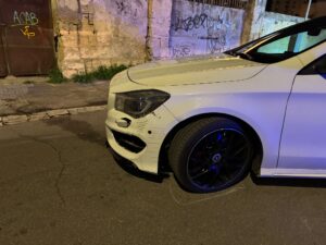 Impatto tra auto e bici all'incrocio: ciclista trasportato in ospedale - Corriere Salentino