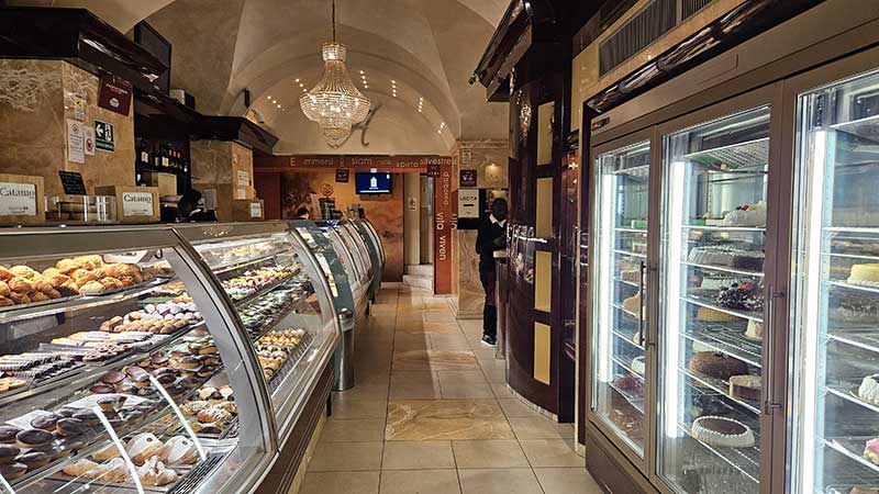 Dal 1880 ad oggi: la storia e i segreti di Caffè Alvino - Corriere ...