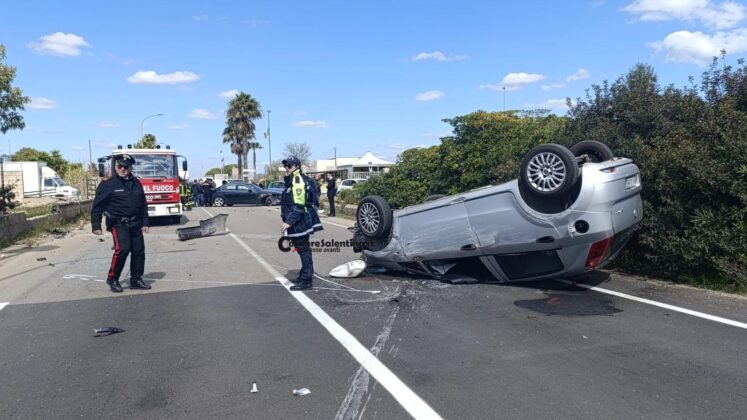 Schianto sulla 275, l'auto "civetta" si ribalta: miracolato un carabiniere - Corriere Salentino