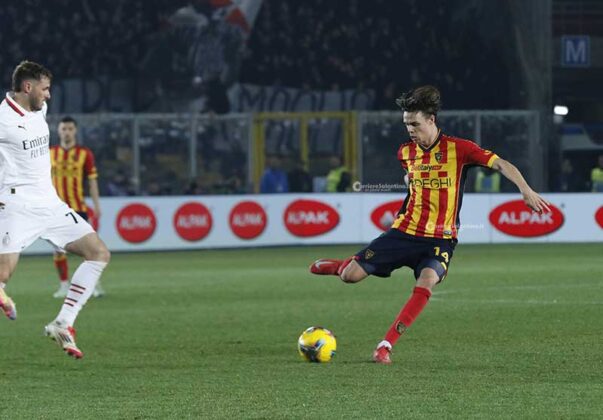 Una doppietta di Krstovic non basta. Il Lecce resuscita anche il Milan, che ne fa 3 e ribalta il match - Corriere Salentino