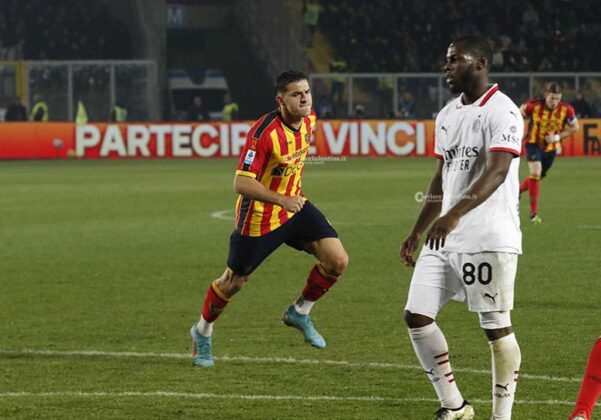 Una doppietta di Krstovic non basta. Il Lecce resuscita anche il Milan, che ne fa 3 e ribalta il match - Corriere Salentino