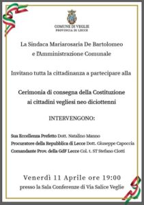 Veglie, la sindaca De Bartolomeo dona la Costituzione ai neo diciottenni - Corriere Salentino