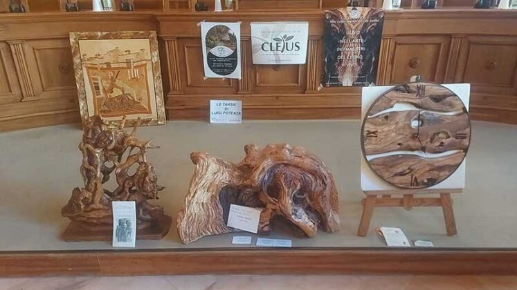 La Provincia premia 150 maestri del legno d'ulivo. Minerva: "Attraverso di voi vive l'arte, ma continua a vivere il nostro Salento" - Corriere Salentino