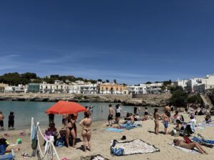 Pasqua e Pasquetta in riva al mare per migliaia di salentini, da San Cataldo a Leuca il sole regala la prima tintarella - Corriere Salentino