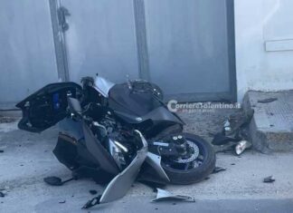 Schianto tra auto e scooter sulla via dei lidi di Porto Cesareo, ferito il 18enne in sella alle due ruote