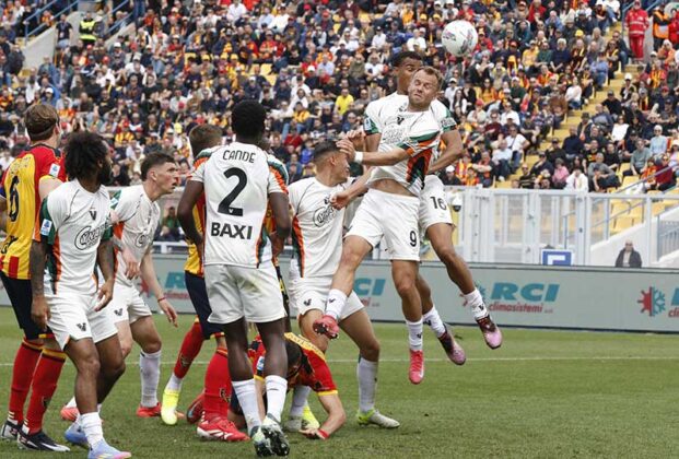 Le pagelle dei giallorossi in Lecce – Venezia: Baschirotto torna al gol dopo 2 anni, Krstovic vivace, autogol scellerato di Gallo - Corriere Salentino