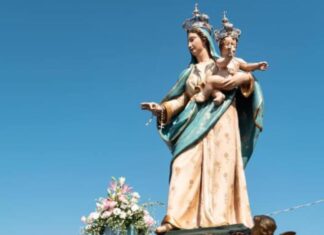 Furto sacrilego: rubati tre chili di ex voto in oro. L’appello del parroco ai ladri: “Sono cari alla comunità, restituiteli”