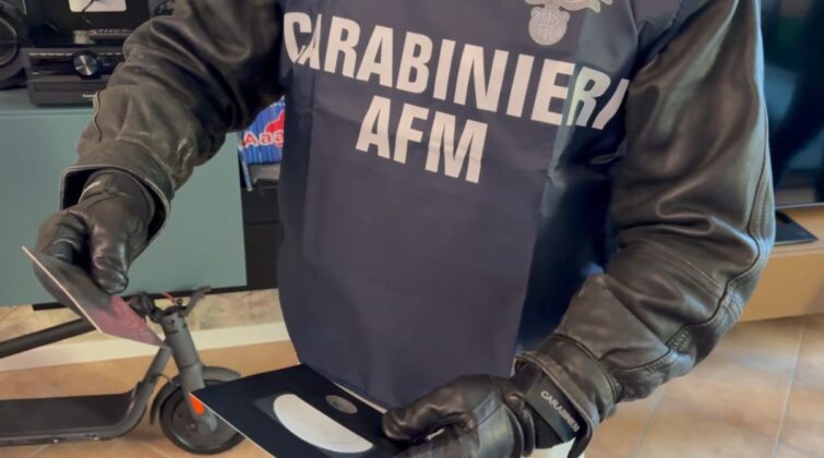 Lecce, smantellata una stamperia clandestina di banconote false: tre arresti. Decisiva l’analisi della blockchain - Corriere Salentino