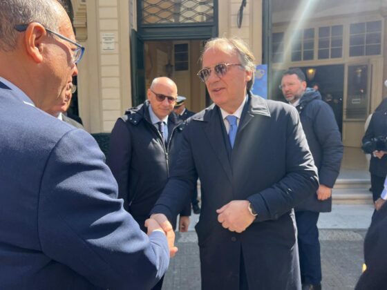 Valditara rassicura i precari: “Via libera dall’Europa all’assunzione di tutti gli idonei. Tanti investimenti nel Salento. 1,6 miliardi in Puglia” - Corriere Salentino