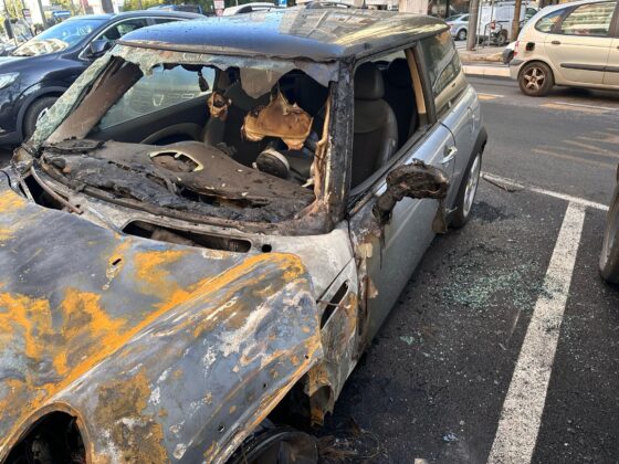 Ancora mezzi in fumo in città, distrutta dal fuoco una Mini Cooper - Corriere Salentino