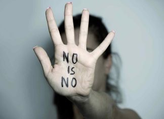 Abusi sessuali su una bambina di 10 anni, indagato amico di famiglia di 40 anni più grande