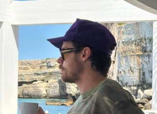 Comincia la calata delle star a Torre dell’Orso. Harry Edward Styles al Cala Marin