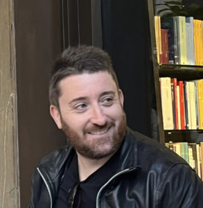 Centro di Gravità Permanente a Roma. La conduttrice Syusy Blady (già conduttrice del format Turisti per Caso) ed il regista Rai, Carmelo Nicotra, presentano il libro di Flavio De Marco - Corriere Salentino