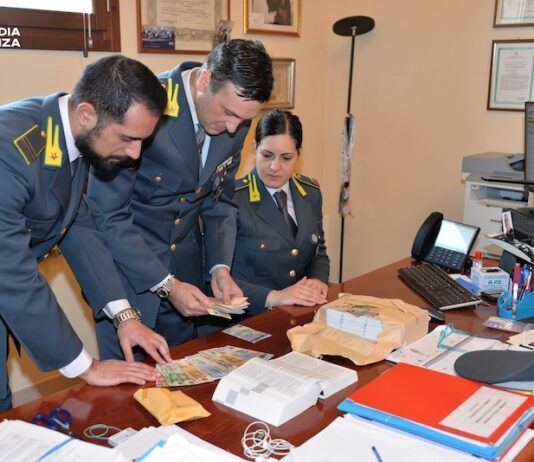Reddito di cittadinanza con false dichiarazioni, nei guai in 66. Chiesto il sequestro dei 900mila euro percepiti indebitamente