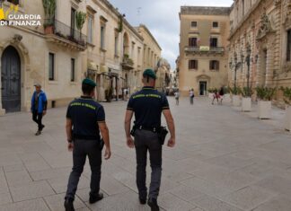 Traffico di sostanze stupefacenti, anche salentini coinvolti in maxioperazione della Finanza