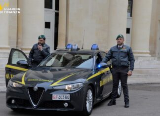 Maxi sequestro da circa 5 tonnellate di fuochi d’artificio non a norma, sei persone denunciate