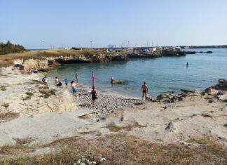 San Foca, davanti alla caletta di Zia Brizia sorge un’area verde attrezzata. Via ai lavori per i sentieri di fondo Crigni di fronte alla spiaggia de “Li Marangi”