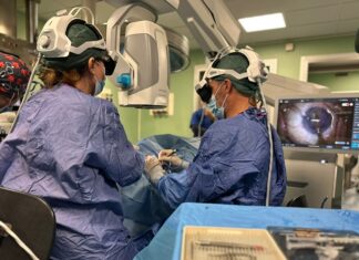 ASL Lecce: chirurgia oftalmica, al Vito Fazzi il primo esoscopio oftalmico a realtà aumentata