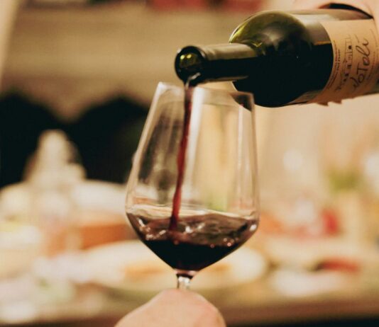 Vino, oltre 18mila ettari bio trainano il settore