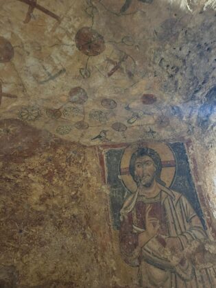 Alla scoperta del Salento: Oltre il tempo, la cripta del Crocefisso di Ugento. Viaggio nel silenzio della fede e del mistero - Corriere Salentino