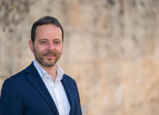 La sfida a tre di Corsano dopo la prematura scomparsa di Raona: l’ex vicesindaco Caracciolo in campo con la stessa squadra contro Ciardo. Russo ci riprova