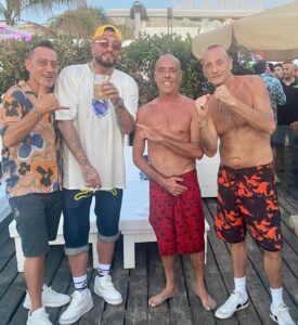 Comincia la calata delle star a Torre dell’Orso. Harry Edward Styles al Cala Marin - Corriere Salentino