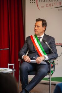 Carmiano-Porto Cesareo: attivato il collegamento estivo "Salento in Bus". Erroi: “Il mare a portata di mano: un servizio importante per lo sviluppo turistico” - Corriere Salentino