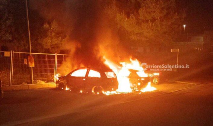 Notte rovente in tutta la provincia: a fuoco sei auto. Rogo anche in un autosalone - Corriere Salentino