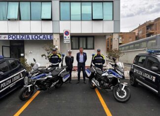 Carburanti, controlli a tappeto della polizia locale di Lecce: irregolarità in due distributori. Le ispezioni continuano